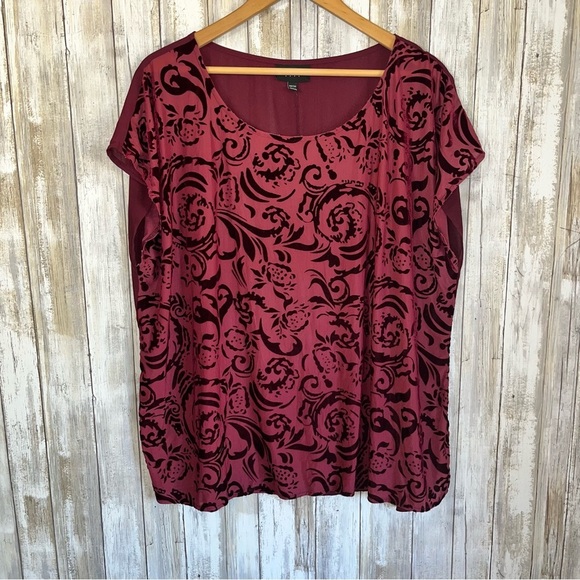 Lane Bryant Tops - Lane Bryant Red Velvet Swirl Cap Sleeve Blouse Women’s 18/20